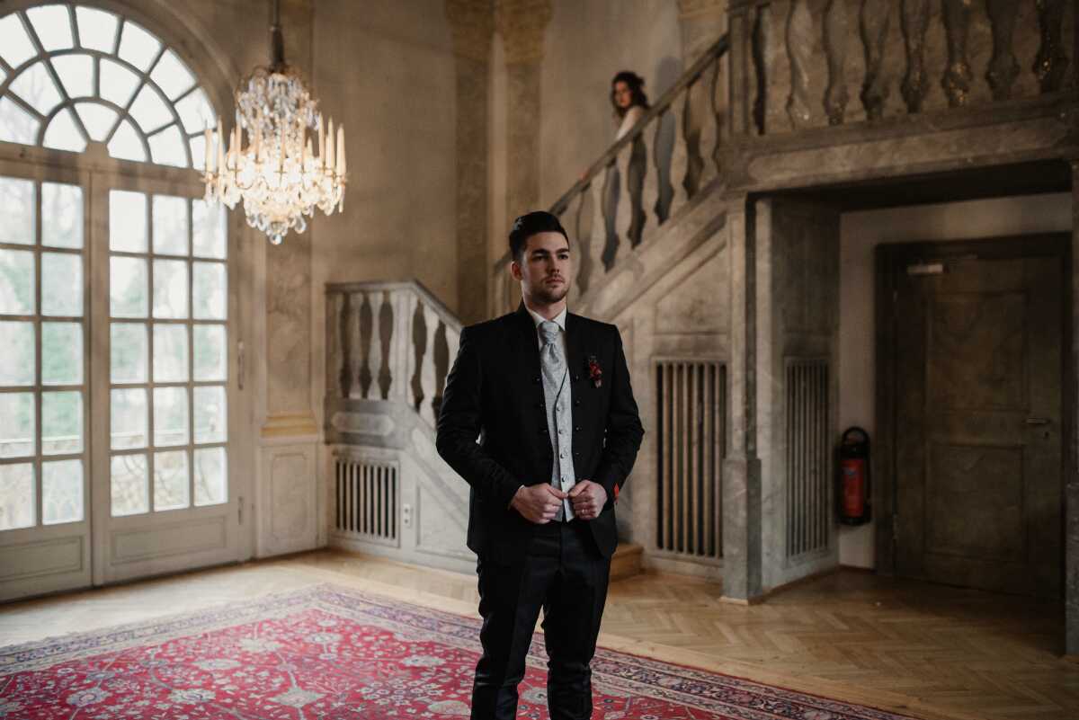 Winter Styled Shooting Muenchen Beerentoene Rauchblau 23