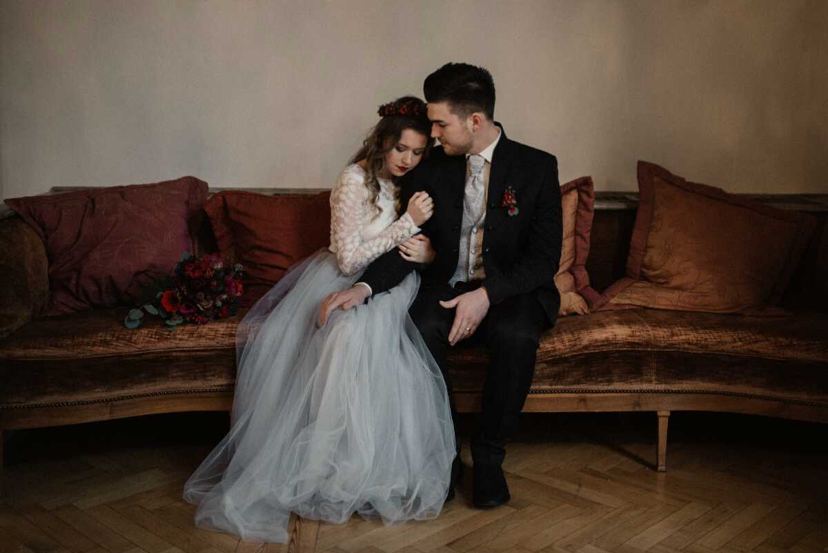Winter Styled Shooting Muenchen Beerentoene Rauchblau 34