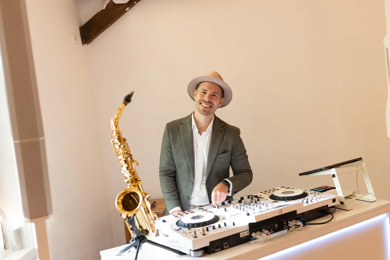 DJ und Saxophon für die Hochzeit – Die perfekte Kombination für eine unvergessliche Feier — Teaser