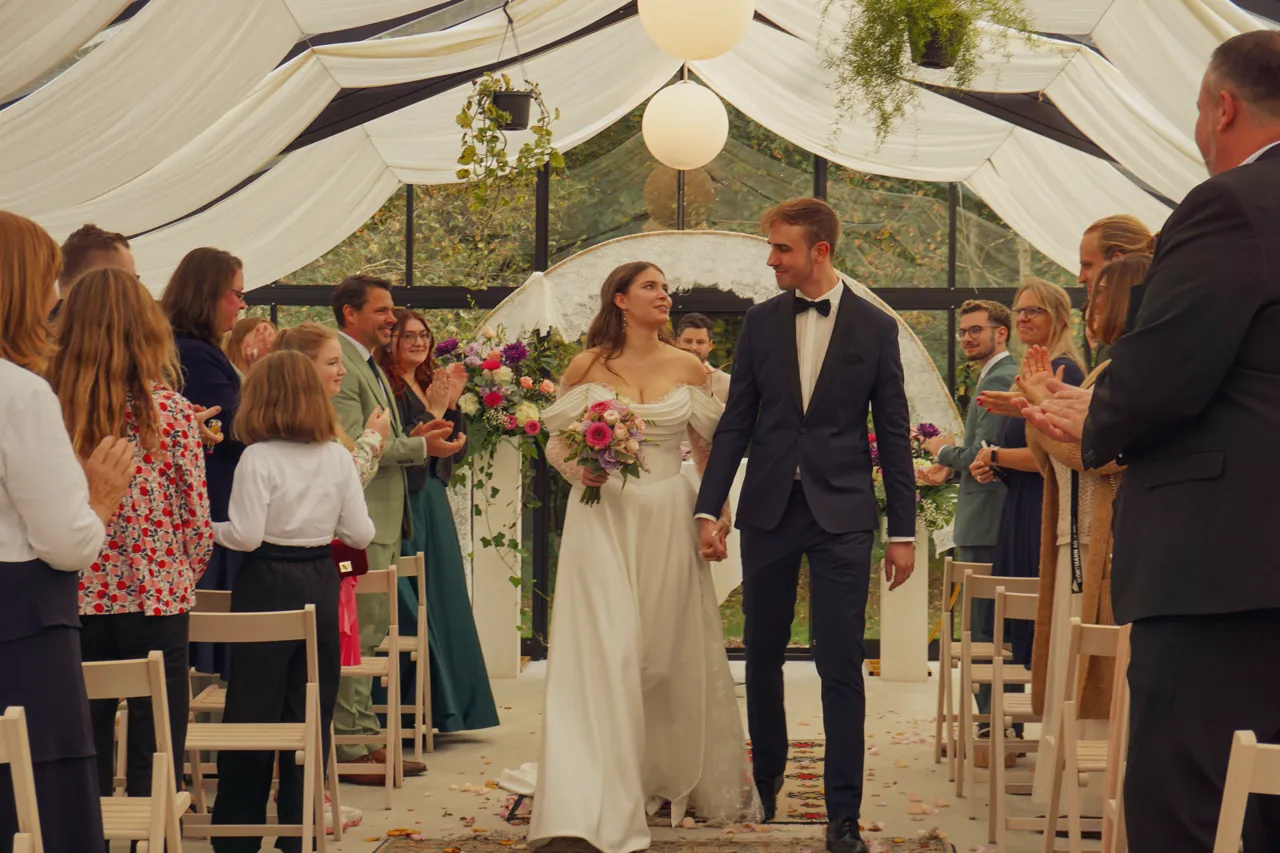 Traubogen-Blumen wiederverwenden: Von Trauung zu Location — Teaser