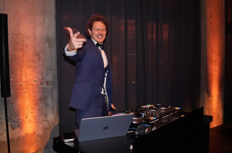Moderiert der DJ die Hochzeit? Aufgaben und Grenzen — Teaser