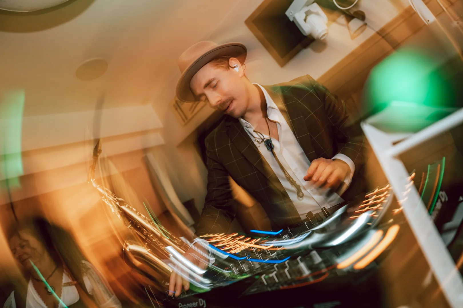 Live-DJ für Weihnachtsfeiern in München — Teaser